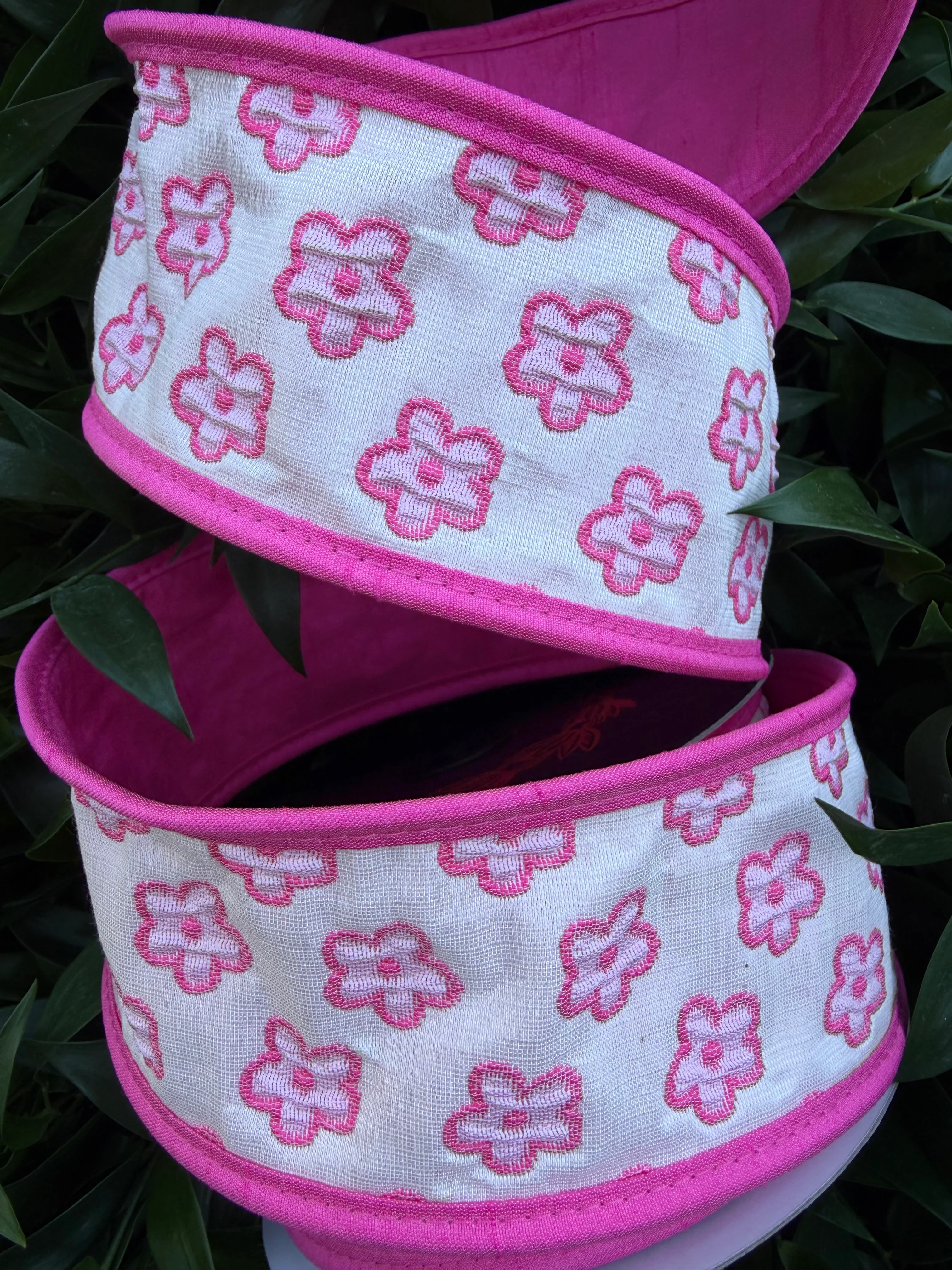 BLOSSOM JACQ/DUPION FUSED 2.5"x10YD PINK HEAVY WIRED RIBBON - Image 2