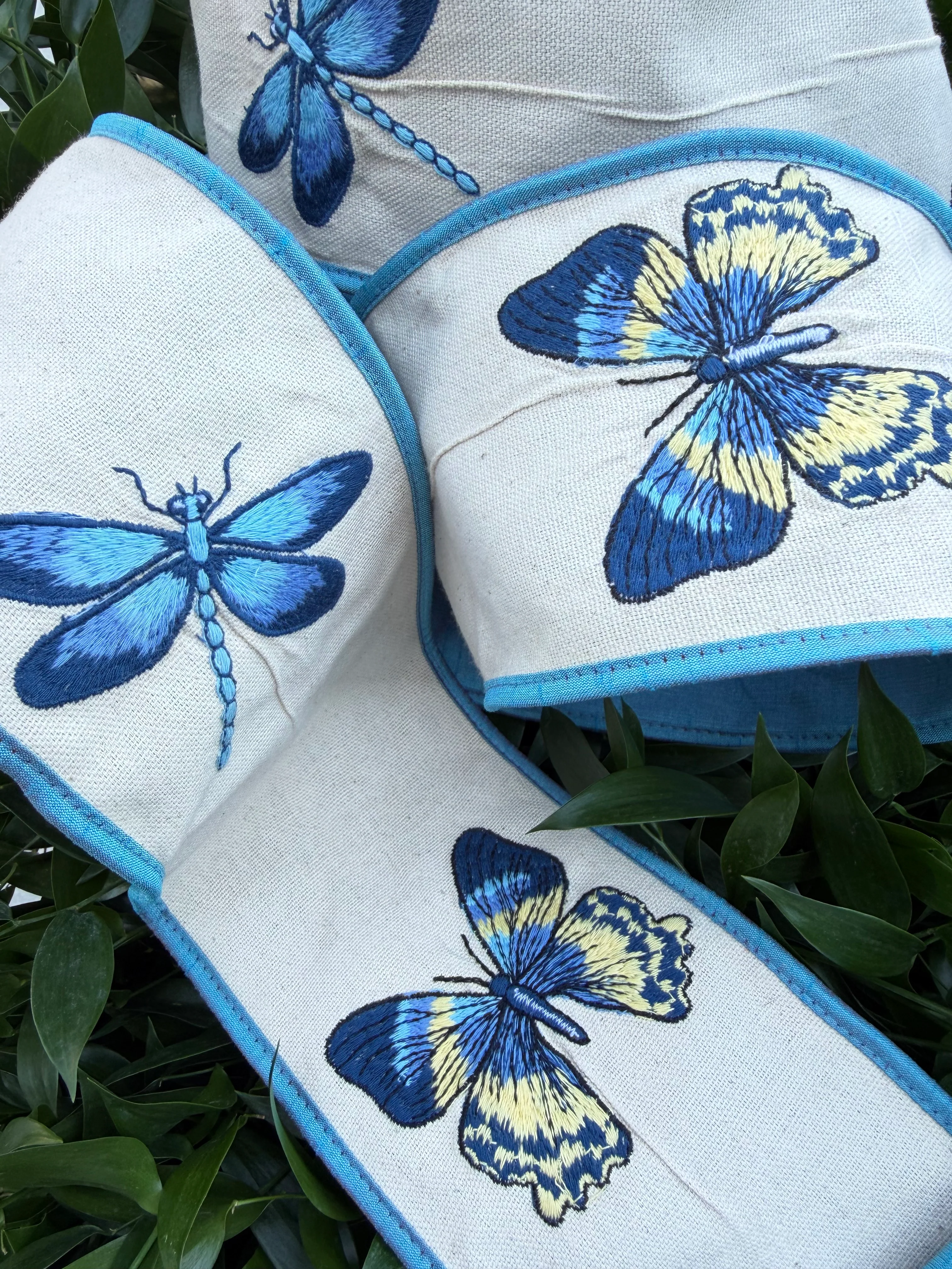 BUTTERFLY/DRAGON FLY EMBR CANVAS/DUPION FUSED/PIPING 4"X5YD NAT/BLUE HEAVY WIRED RIBBON - Image 2