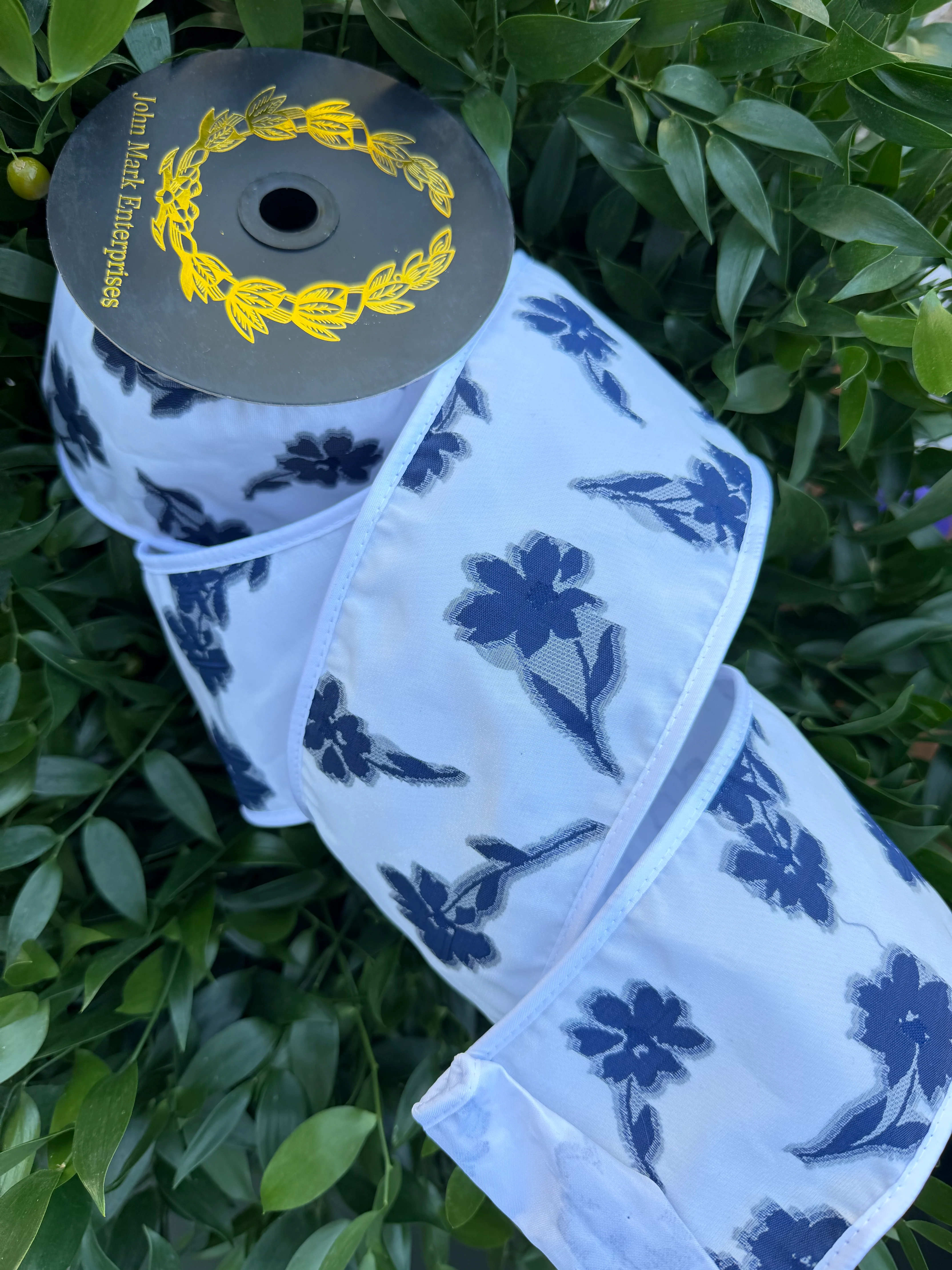 FLORAL SHEER JACQ/FUSED TAFFETA/PIPING 4"x10YD NAVY/WHITE HEAVY WIRED RIBBON