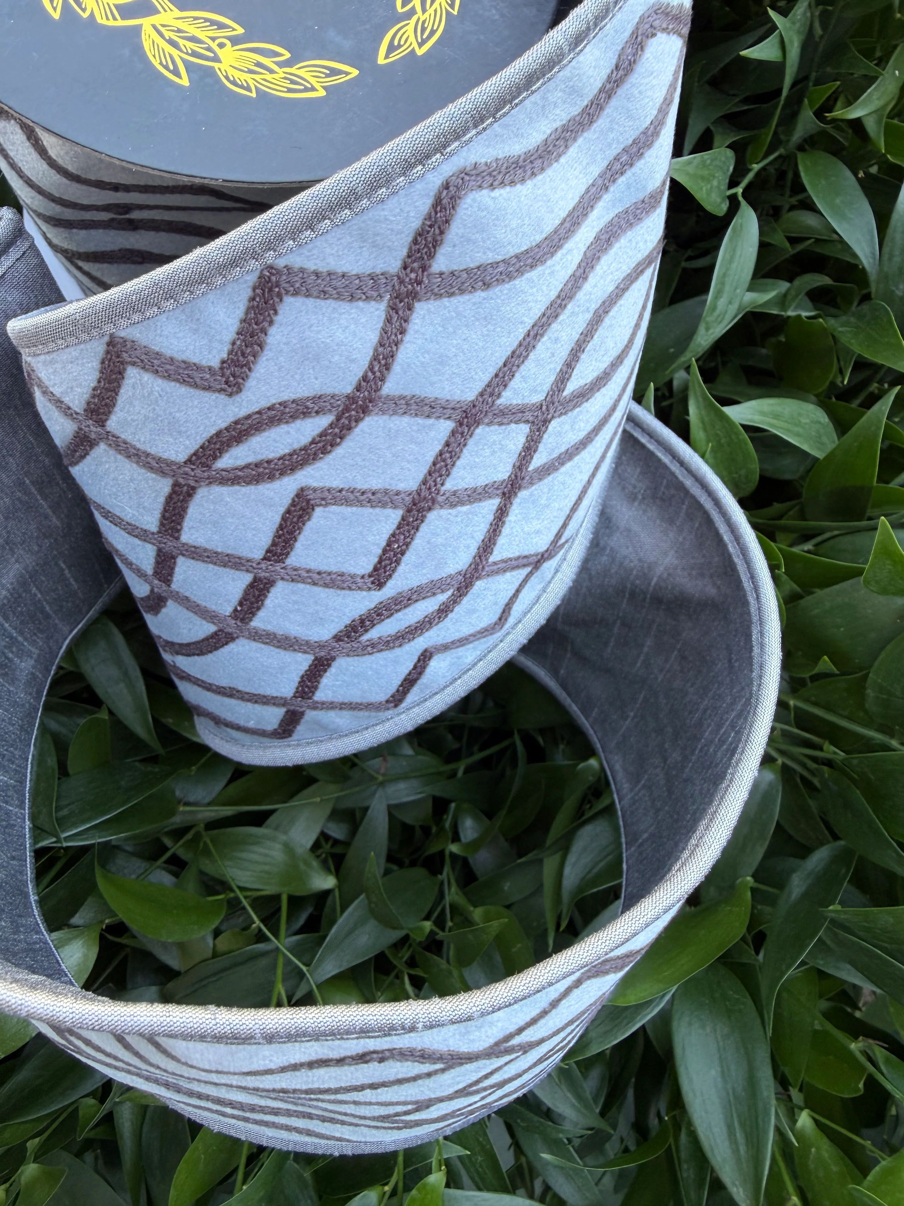 GEO LOOPED EMBR/DUPION FUSED/PIPING 4"x5YD GRAY HEAVY WIRED RIBBON - Image 2