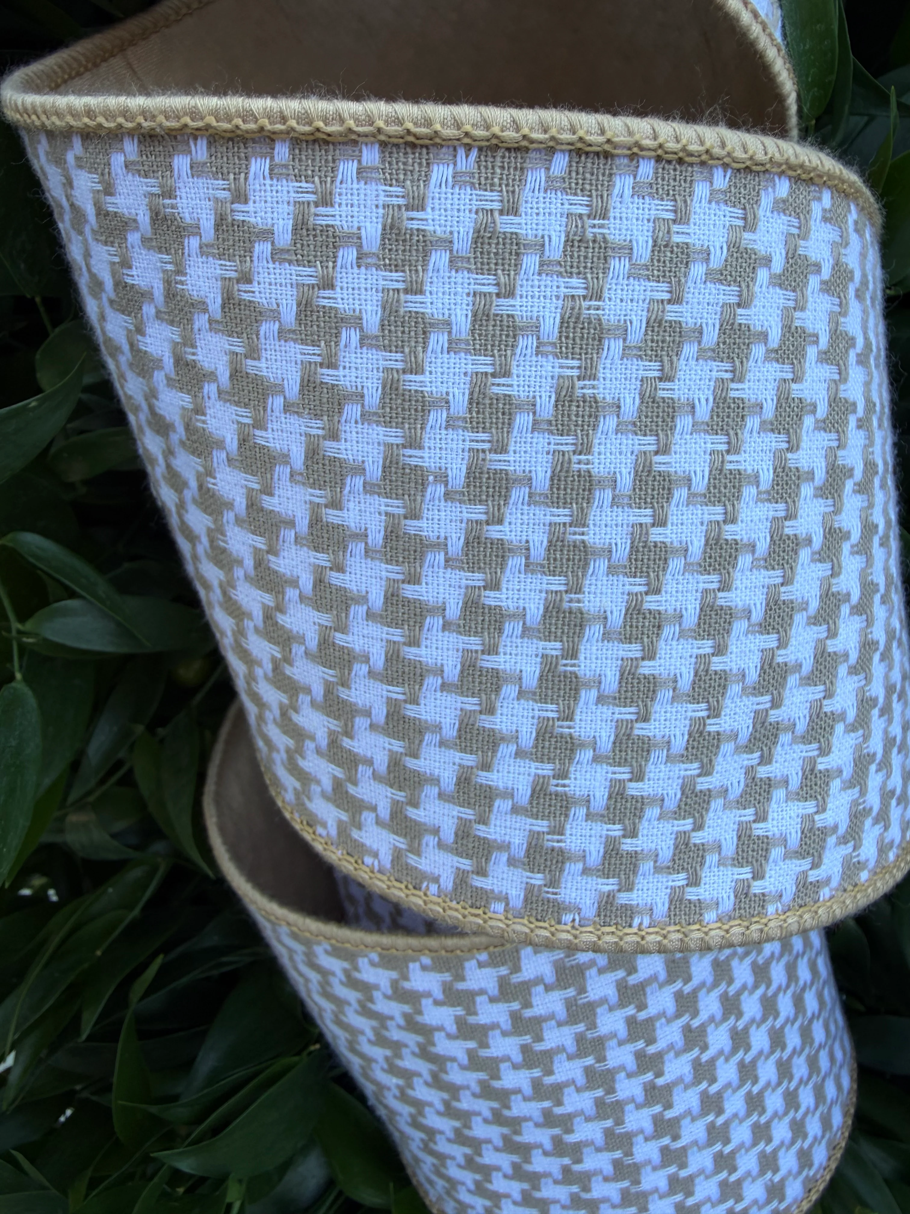 HOUNDS TOOTH/DUPION FUSED 4"X10YD TAN HEAVY WIRED RIBBON - Image 2