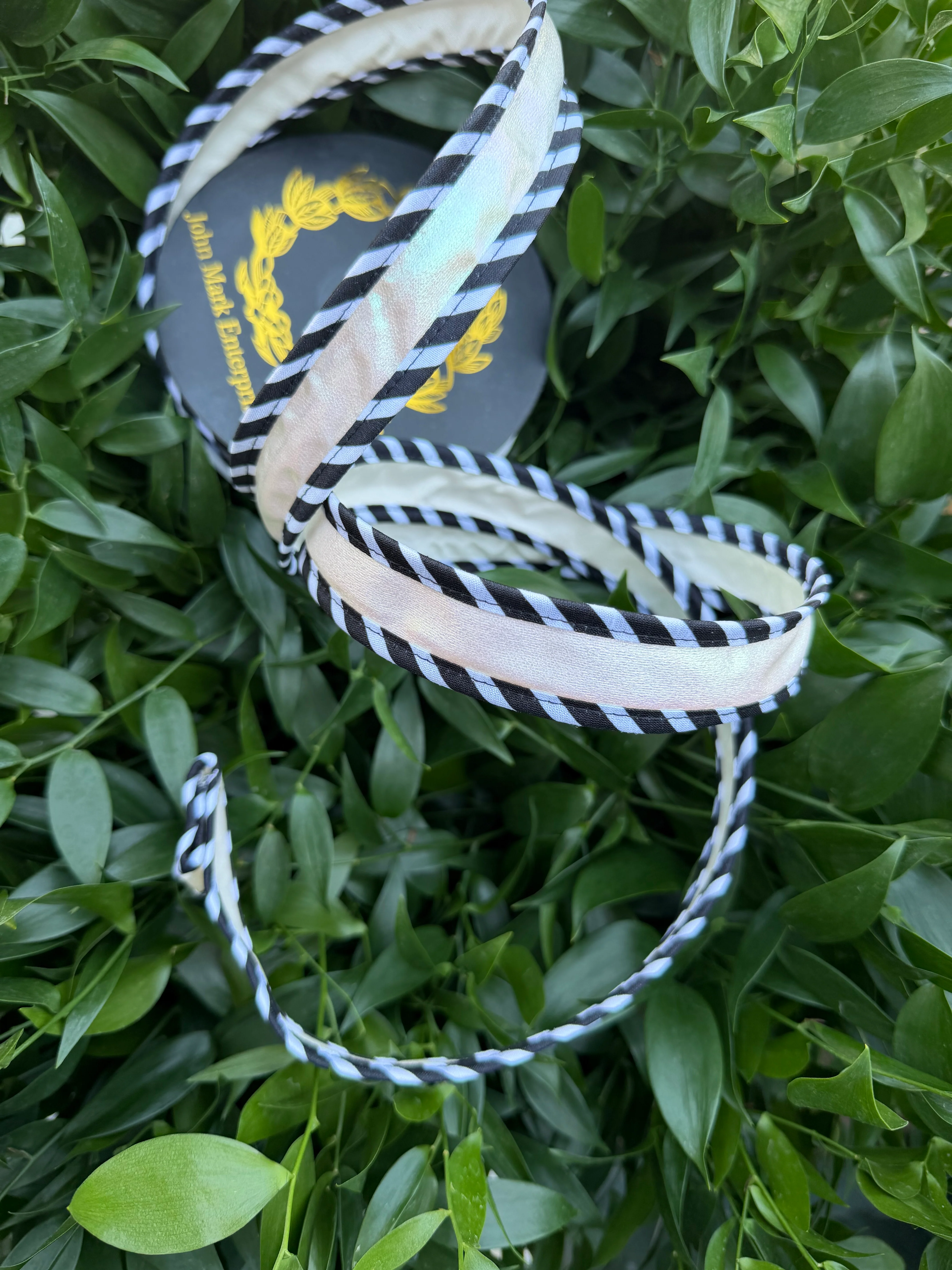 IRR/DUPION FUSED STRIPE PIPING 1"x10YD BLACK/WHITE HEAVY WIRED RIBBON - Image 2