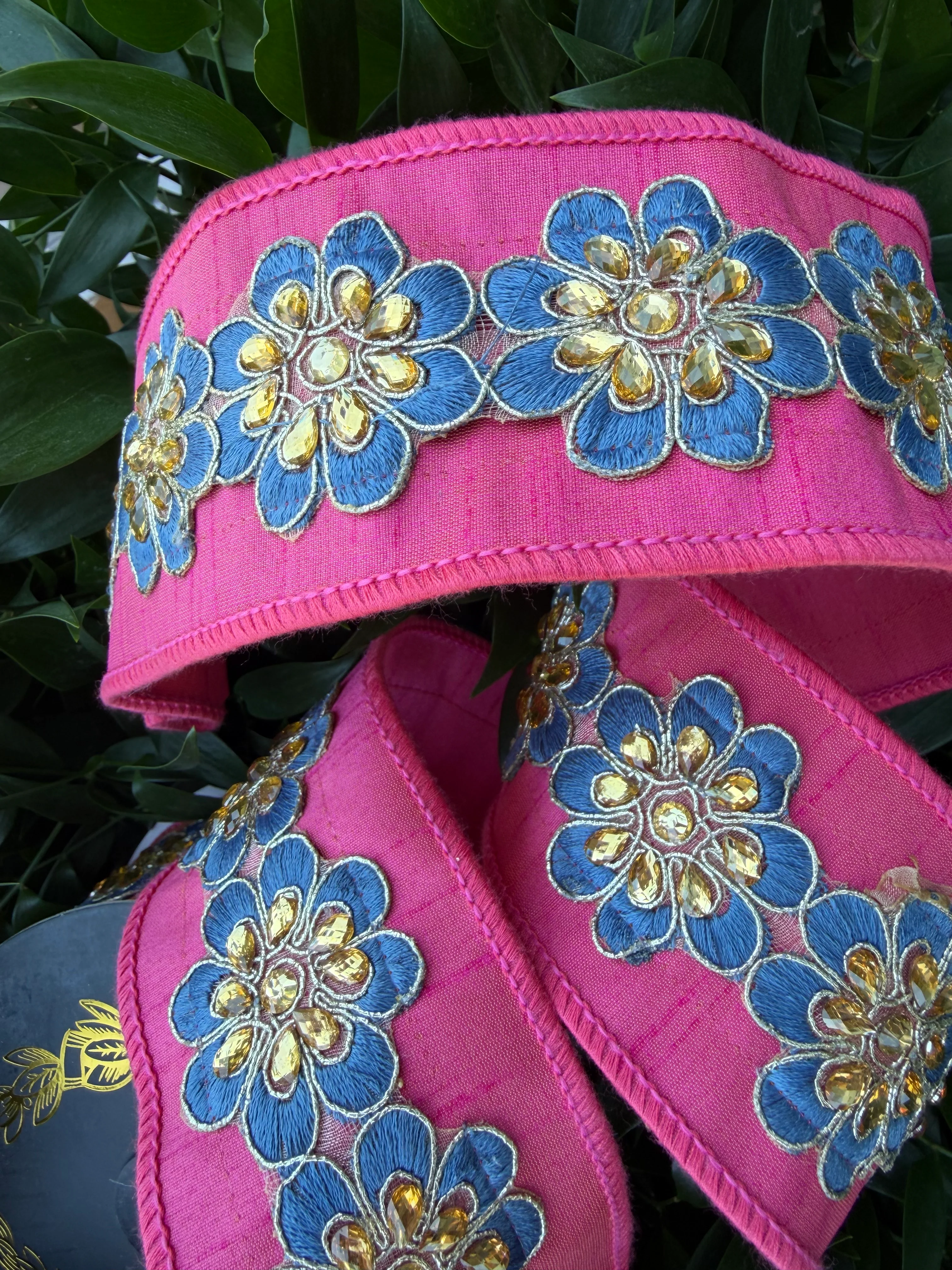 JEWELED FLOWER TRIM DUPION/DUPION FUSED 2.5"X5YD CORAL HEAVY WIRED RIBBON - Image 2