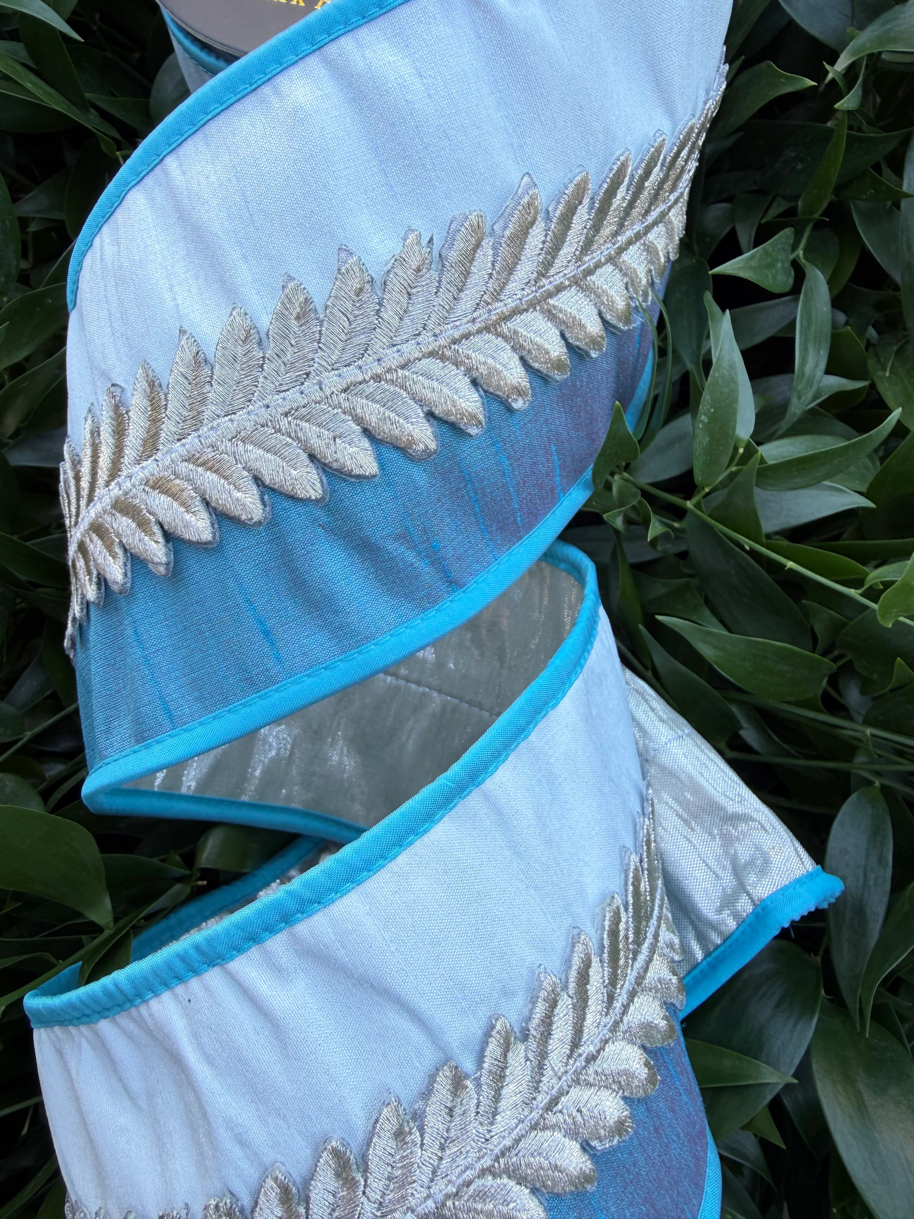 LEAF TRIM/DBL DUPION/METALLIC DUPION FUSED 4"X5YD BLUE TONE HEAVY WIRED RIBBON - Image 2