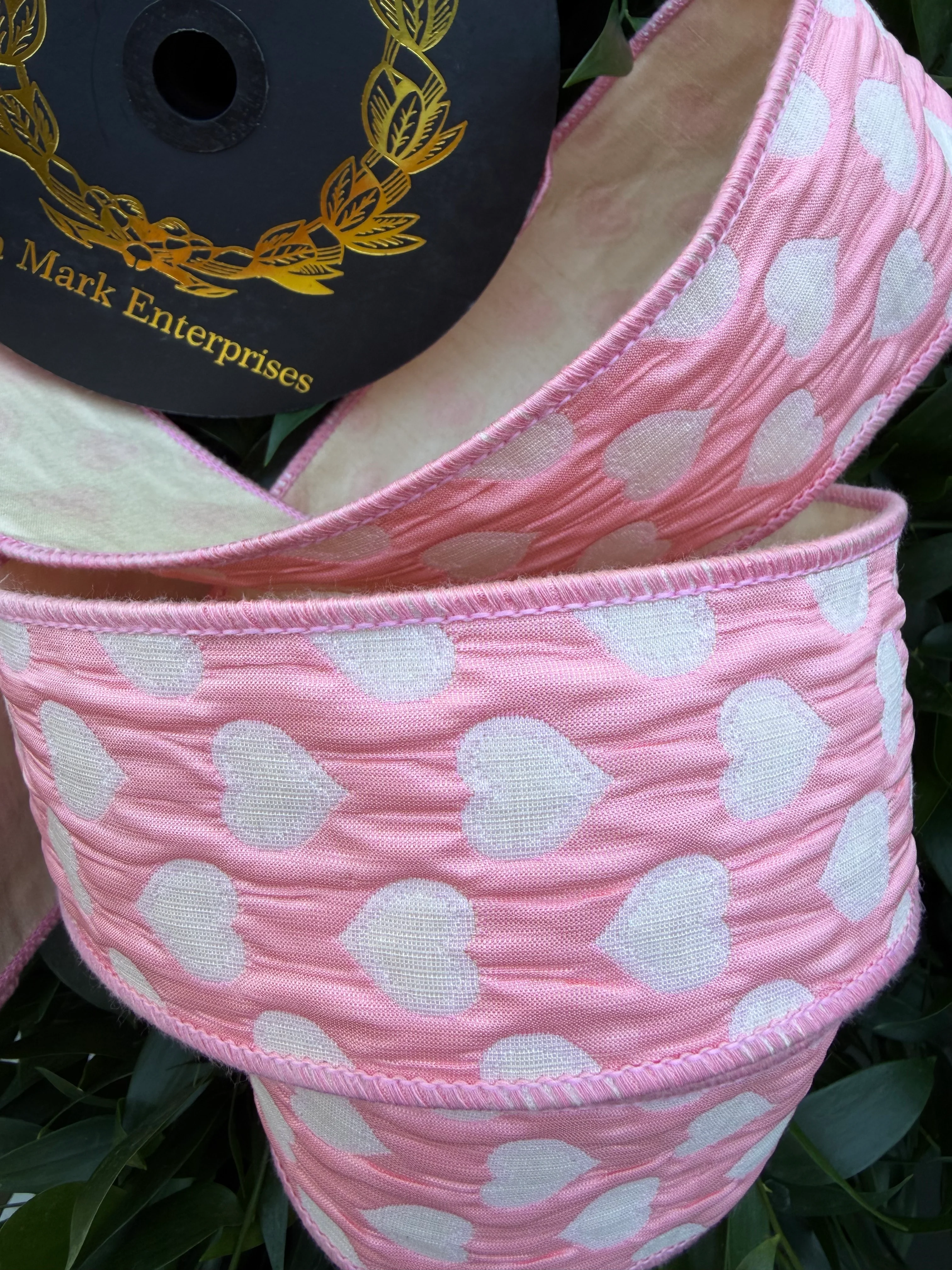 REVERSE SIDE HEART JACQ/DUPION FUSED 2.5"x10YD PINK/WHITE HEAVY WIRED RIBBON - Image 2