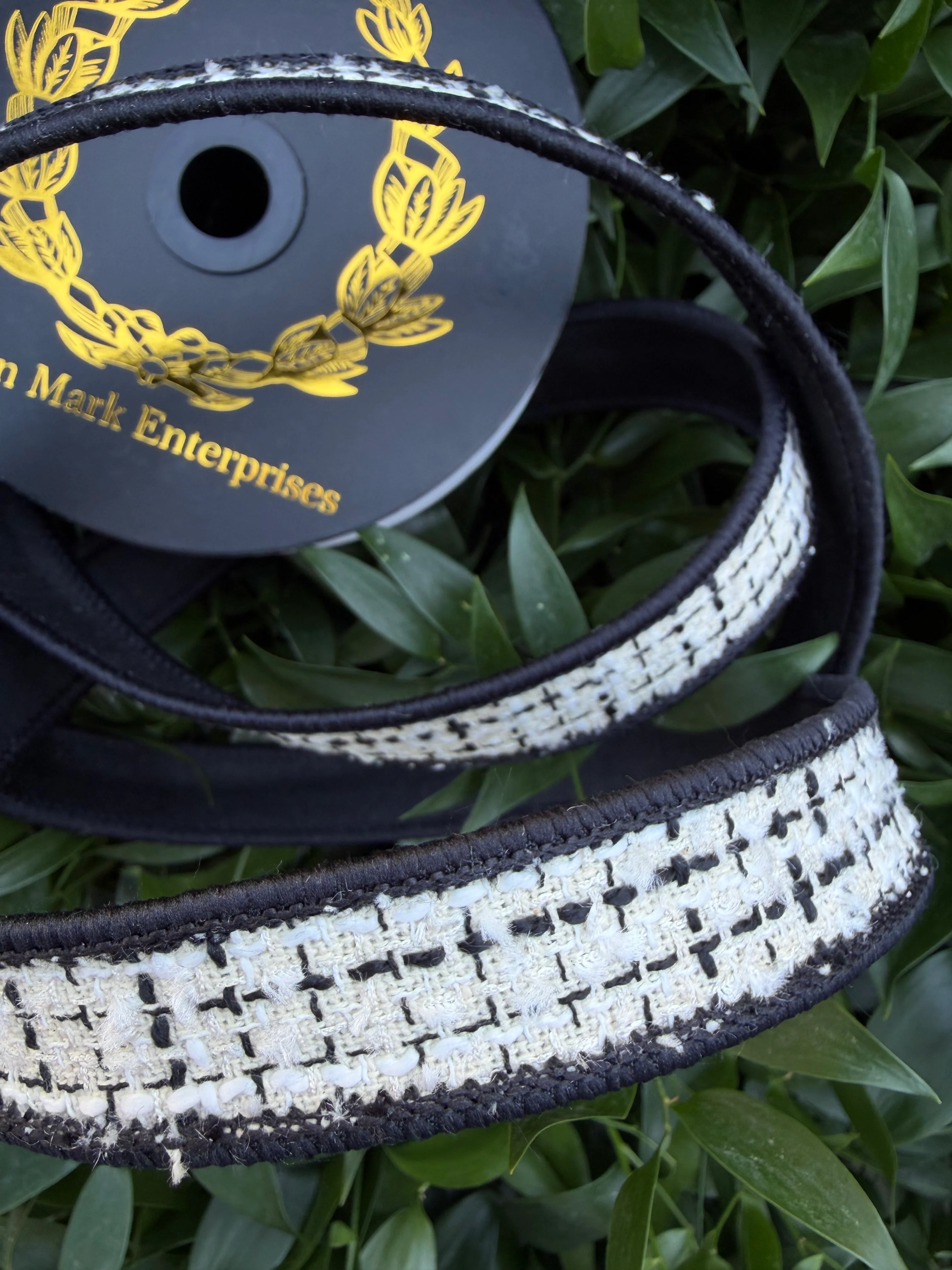 TEXT TWEED JACQ/TAFFETA FUSED 1"X10YD BLACK/WHITE HEAVY WIRED RIBBON - Image 2
