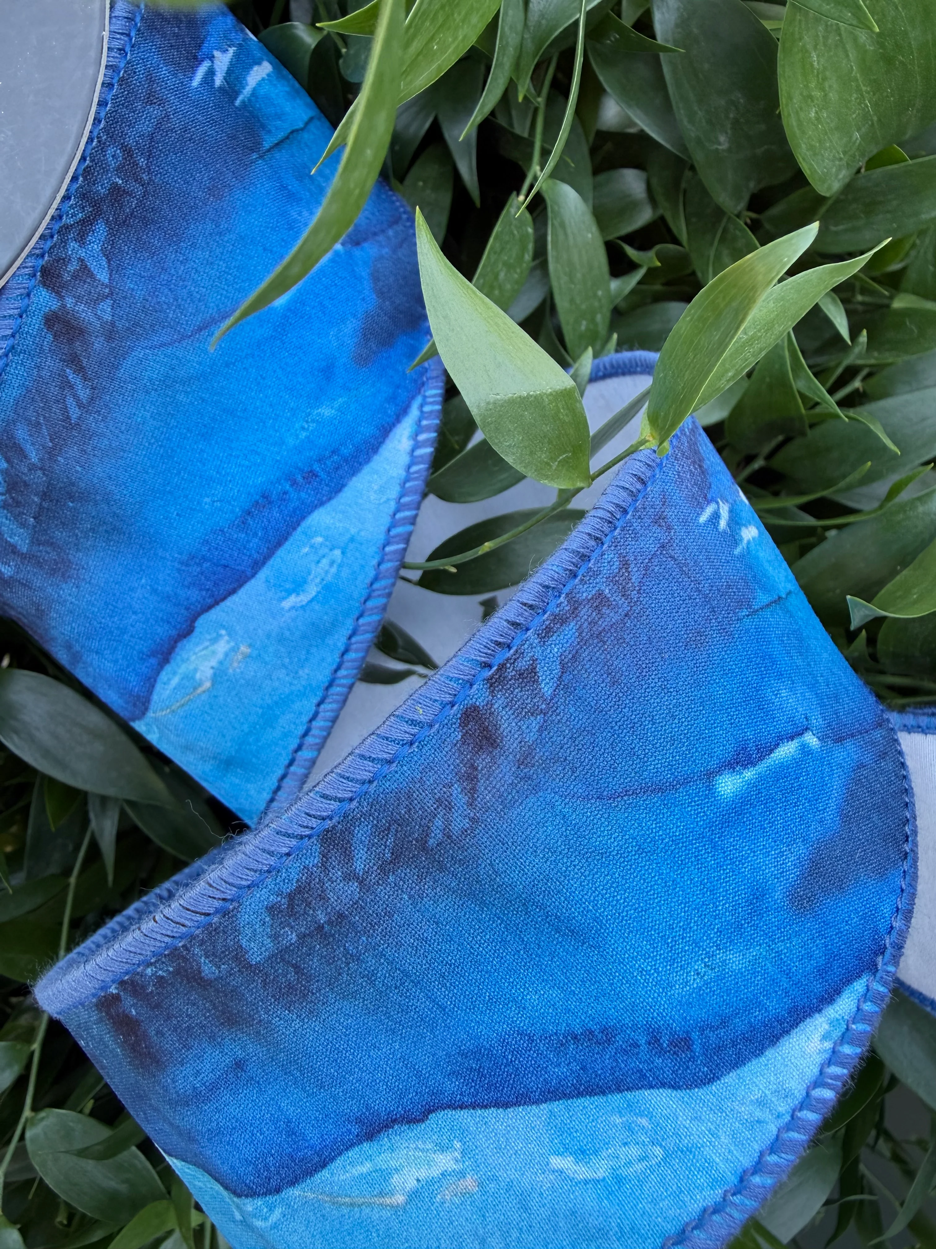 WATER COLOR GOLD FLECK DIGI PRINT/ DUPION FUSED 2.5"x10YD BLUE HEAVY WIRED RIBBON - Image 2